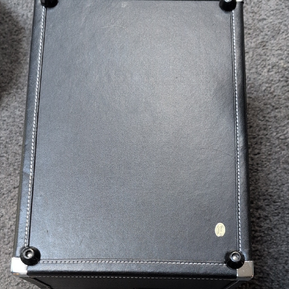 Caboodles Black Makeup Train Case with Silver Hardware - Picture 11 of 12